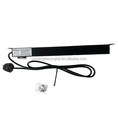 Outra unidade de tomada de tomada de distribuição de energia de PDU com tomadas de tomada de energia de 7 vias e carregamento USB