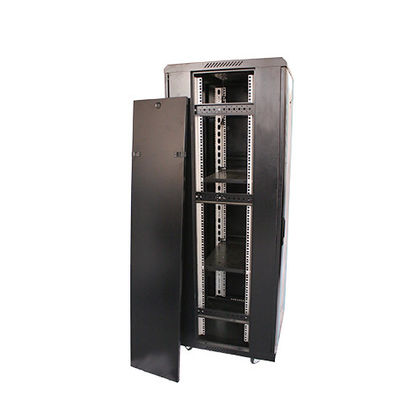 Armário de rack de servidor padrão com estoque Atualize seu data center com disponibilidade de estoque