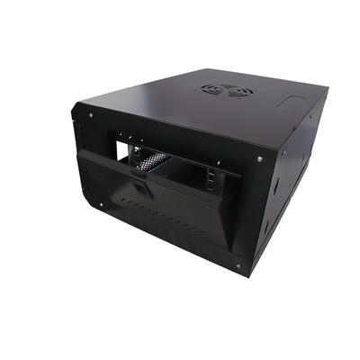 Servidor 4U de estoque dentro de um rack de gabinete de rede de 19 polegadas de design profissional.